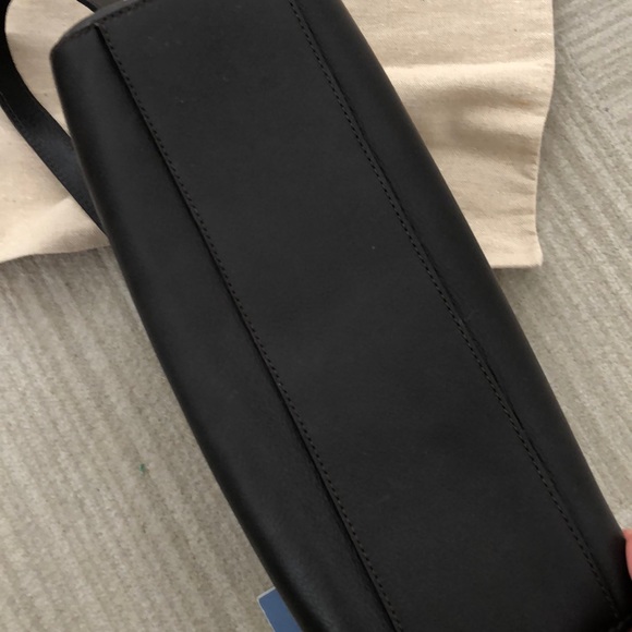 NWT Frederic Fekkai “Beauty Dopp Kit” in Brown. - Picture 8 of 8